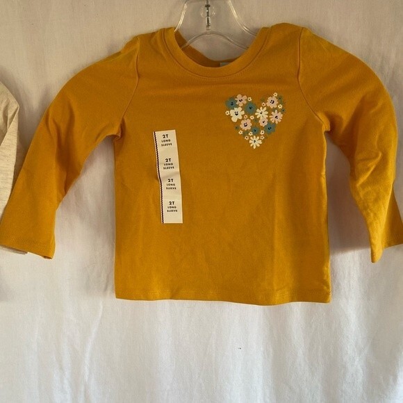 2 Cat & Jack Long Sleeve Shirt NWT Reindeer Heart 2T - Picture 5 of 11